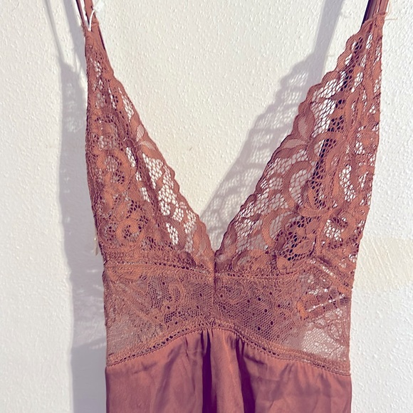 Handmade nightgowns - Picture 2 of 4